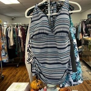 Women’s swim top size XXL